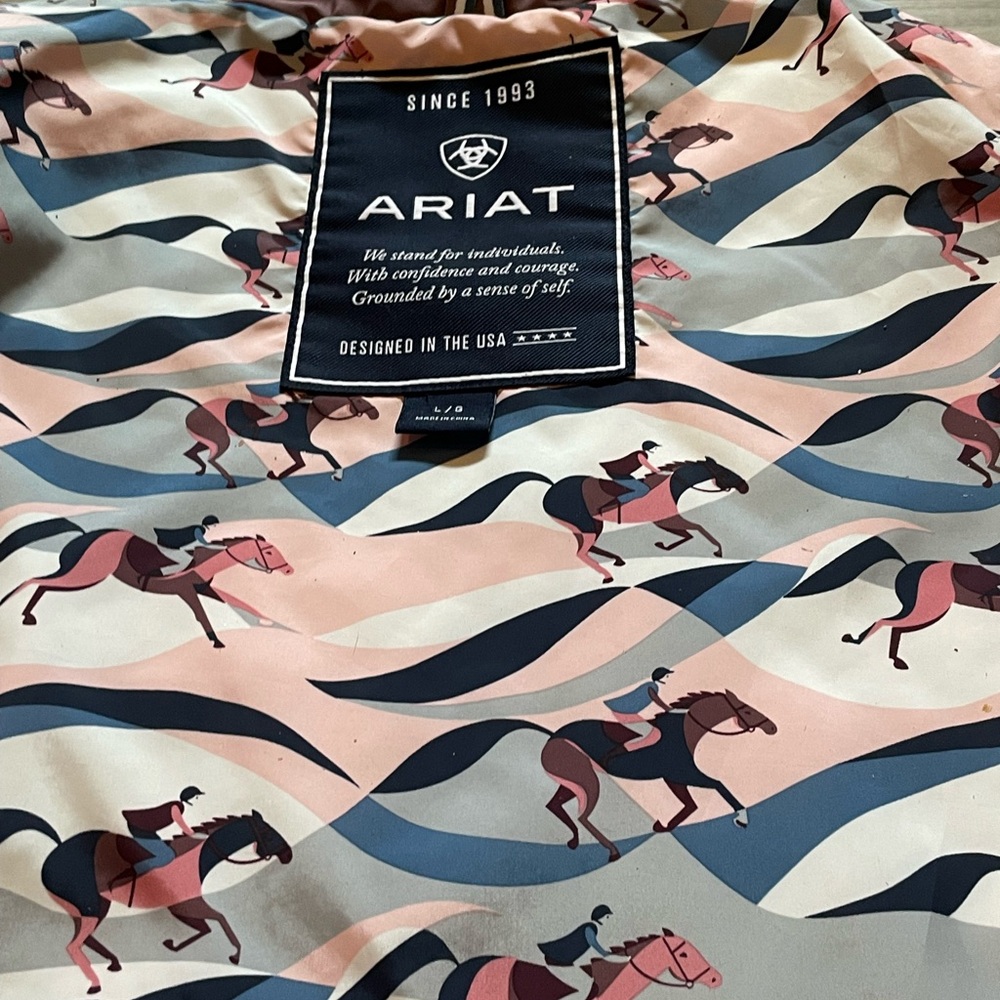 ARIAT ashley Insulated Wine/equestrian Print Vest L EUC - Picture 9 of 9